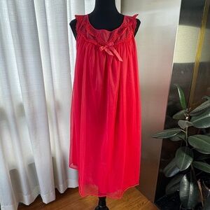 Vintage 1960s nylon slip-on negligee, Harvey Woods Canada, modern size 12/14 (L)
